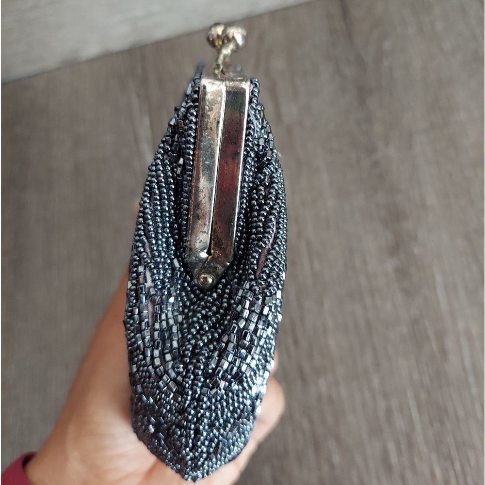 Vintage La Regale Gray Beaded Kiss Lock Mini Handbag / Coin Pouch - Picture 4 of 10
